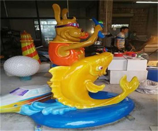 玻璃钢制品与玻璃钢雕塑 轻盈与永恒的完美融合